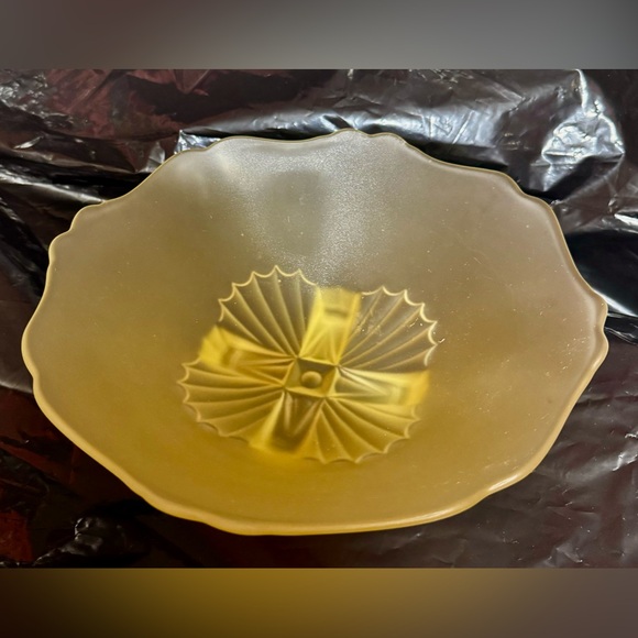 VINTAGE FROSTED SATIN YELLOW FOOTED GLASS CONSOLE BOWL/FRUIT BOWL - Picture 5 of 5